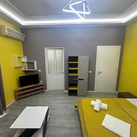 Algen Room'S Μπεράτ Εξωτερικό φωτογραφία