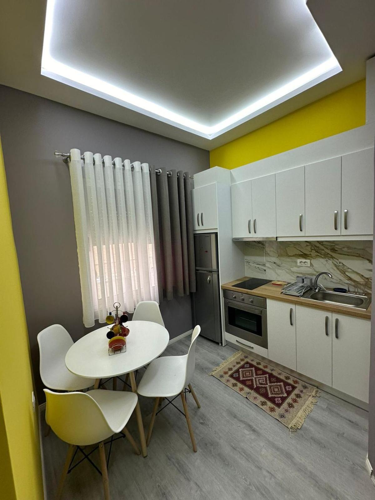 Algen Room'S Μπεράτ Εξωτερικό φωτογραφία