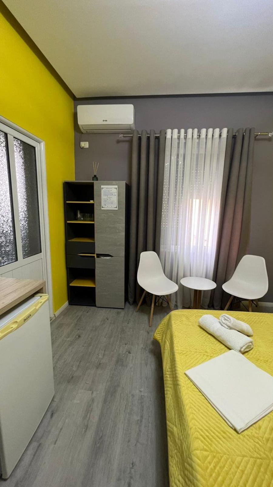 Algen Room'S Μπεράτ Εξωτερικό φωτογραφία