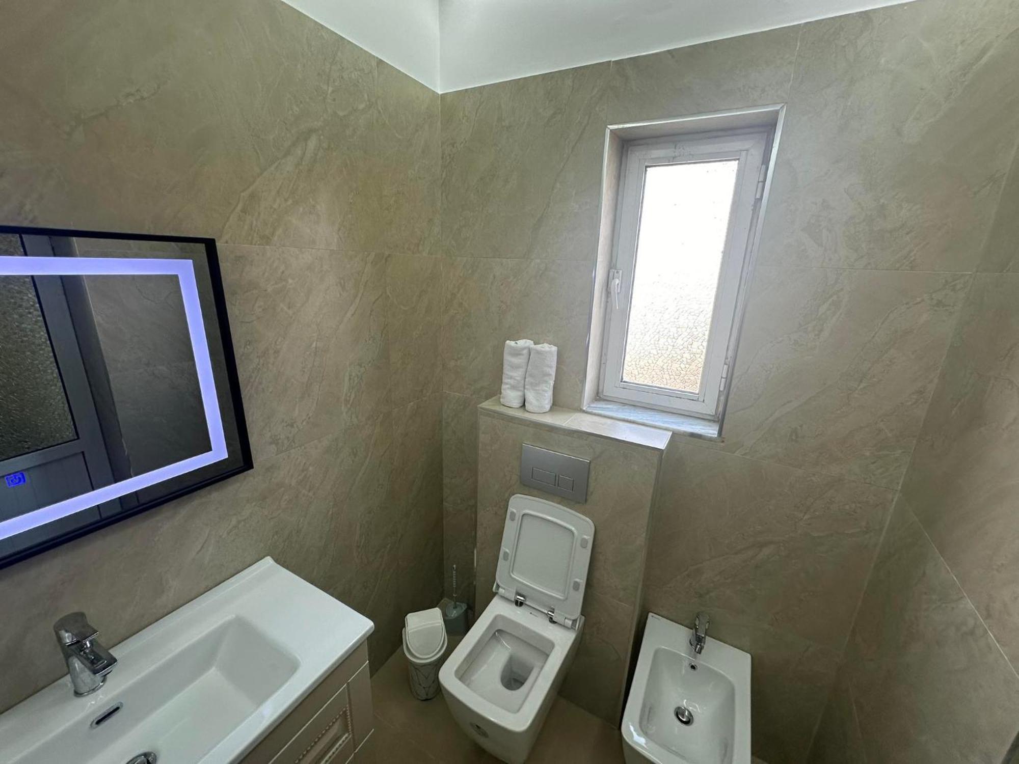 Algen Room'S Μπεράτ Εξωτερικό φωτογραφία