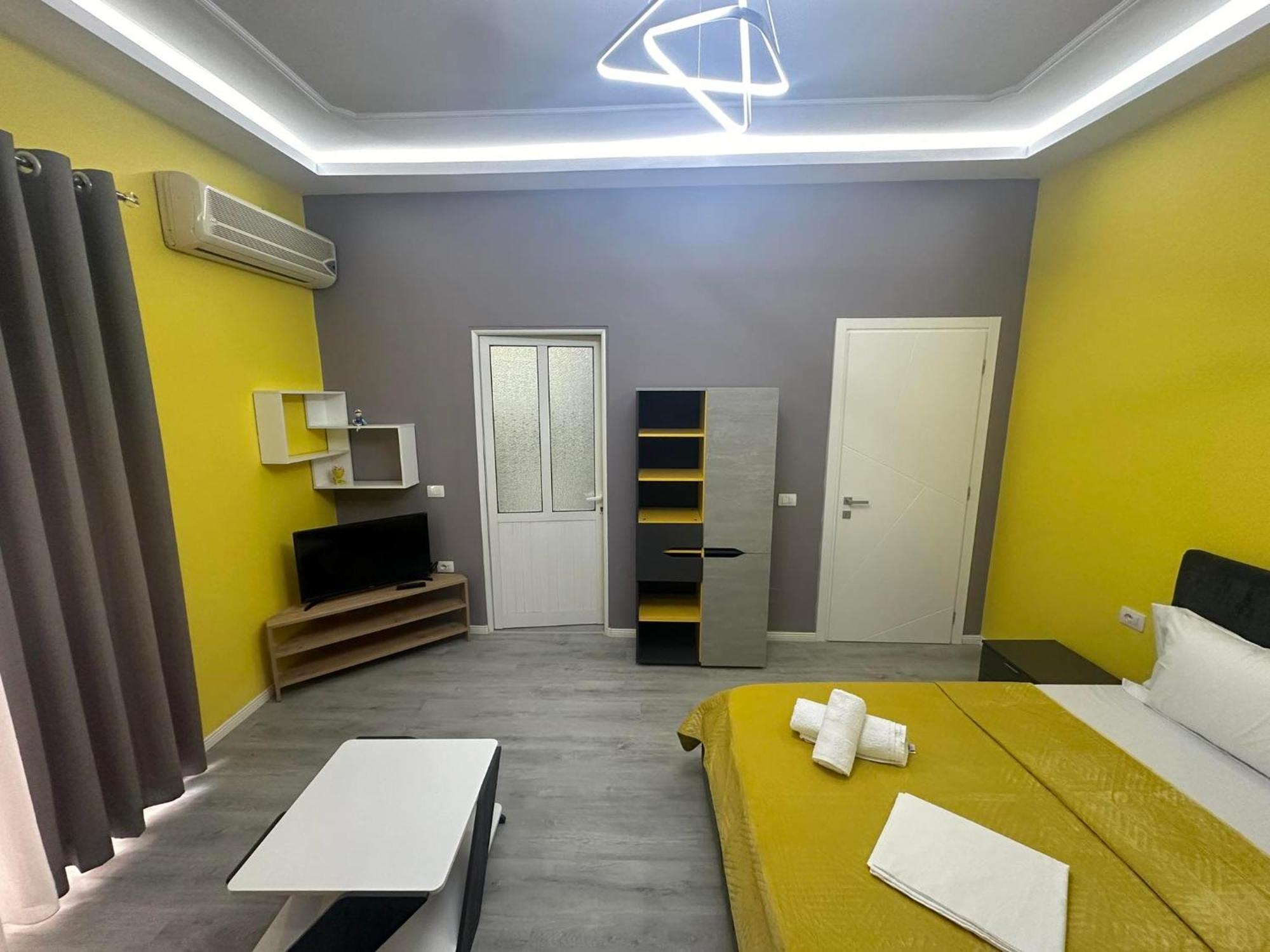 Algen Room'S Μπεράτ Εξωτερικό φωτογραφία