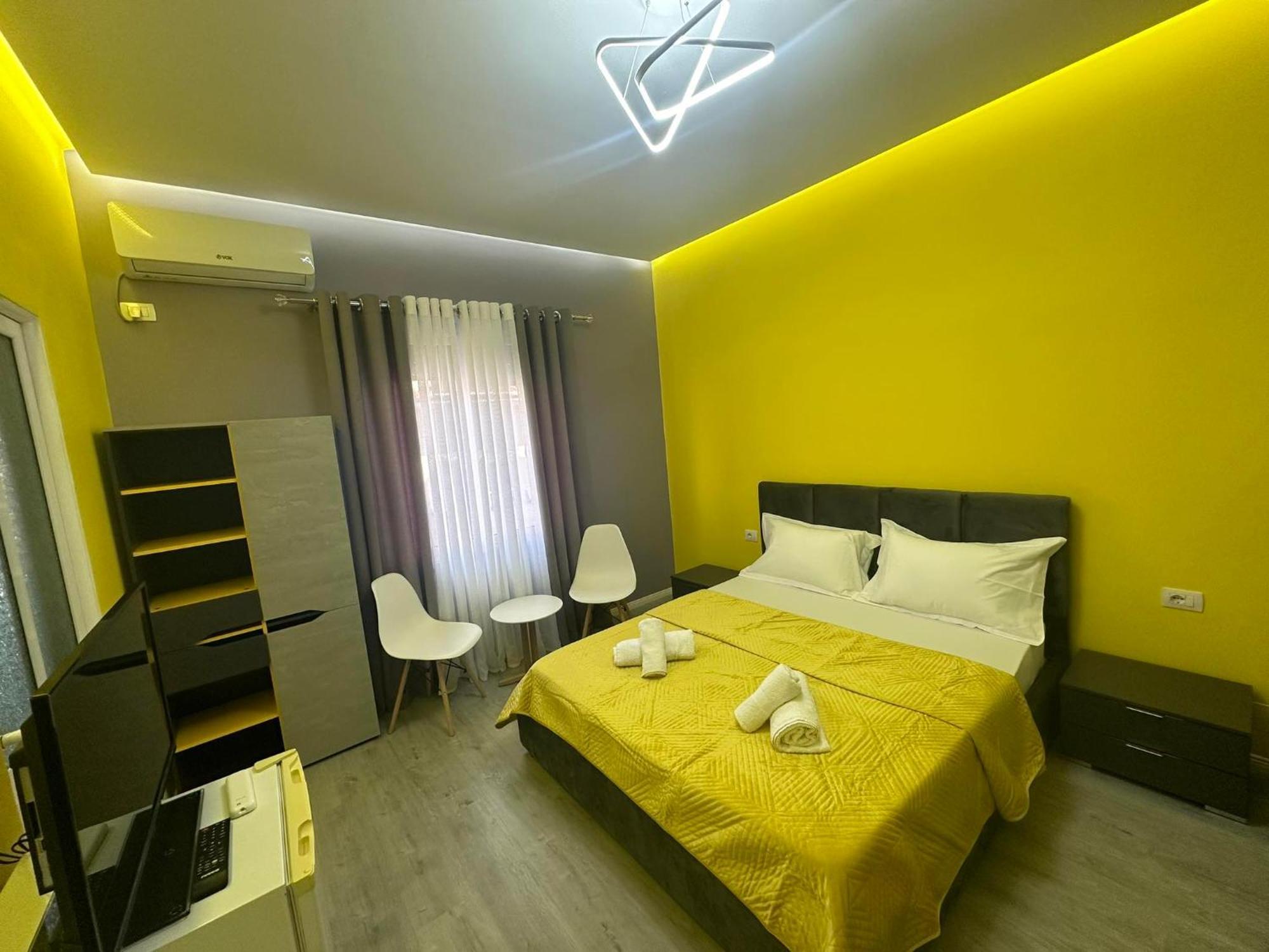 Algen Room'S Μπεράτ Εξωτερικό φωτογραφία